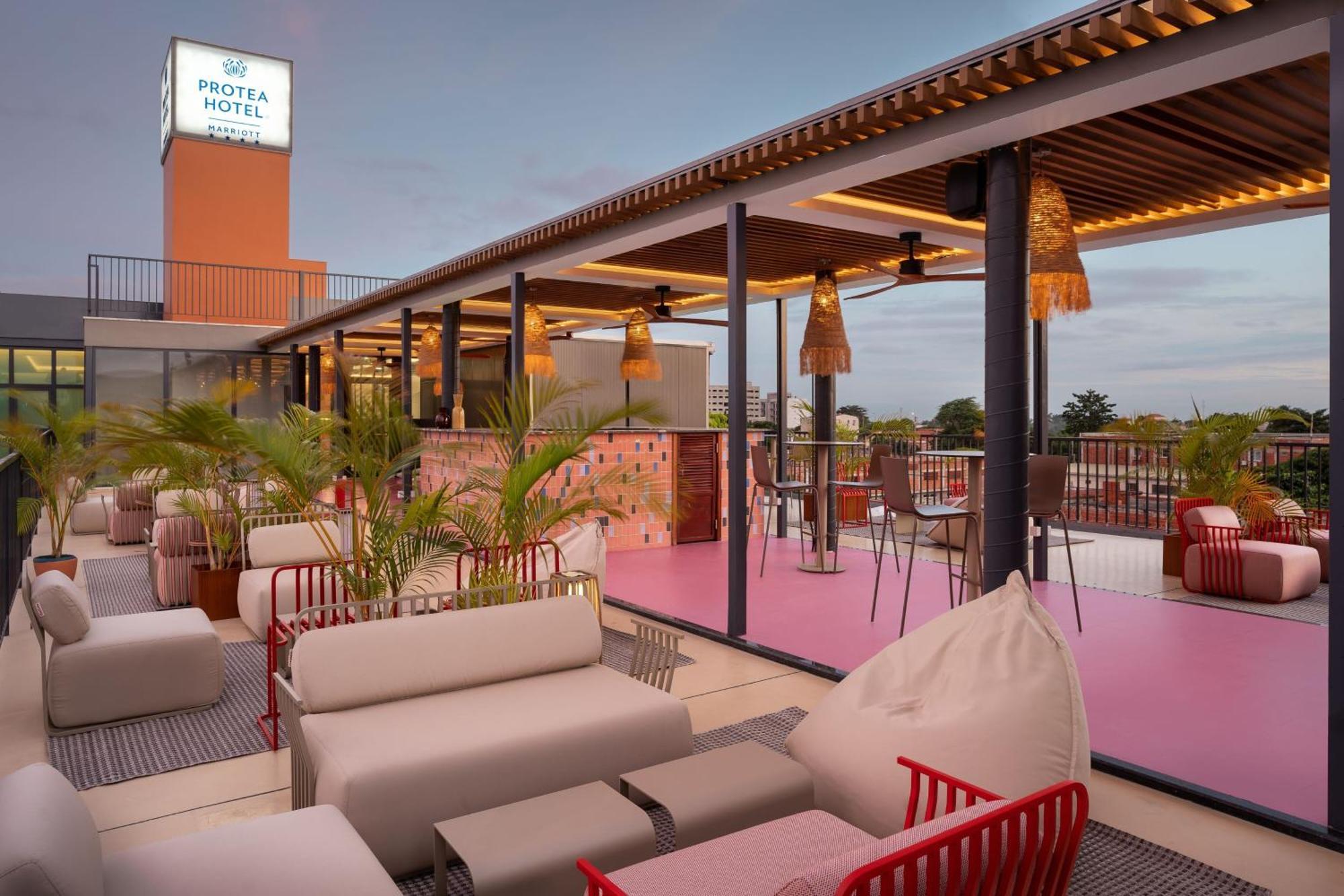 Protea Hotel By Marriott Luanda Exterior foto